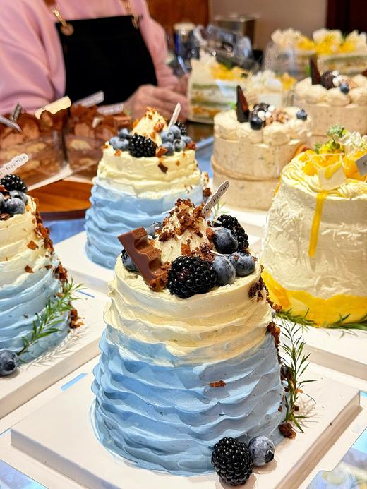 藻蓝蛋白冷萃酸奶蓝莓蛋糕 商品图3