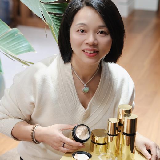 【新升级抗衰女王新套盒】高端护肤品系列！包含精华水、精华液、精华乳、日霜、晚霜！ 商品图1