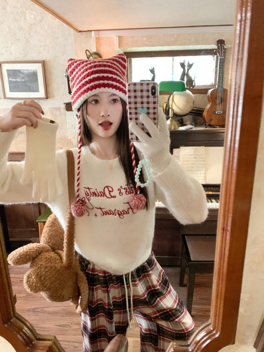 <曾小咸推荐> 现货秒杀！微信超特价！白色刺绣圆领毛衣 日常169.99 立减80 秒杀89.99！ 商品图9