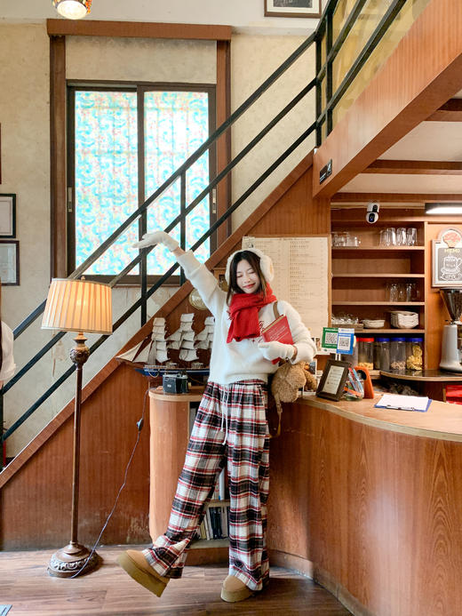 <曾小咸推荐> 现货秒杀！微信超特价！白色刺绣圆领毛衣 日常169.99 立减80 秒杀89.99！ 商品图11