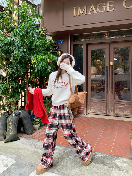 <曾小咸推荐> 现货秒杀！微信超特价！白色刺绣圆领毛衣 日常169.99 立减80 秒杀89.99！ 商品图7