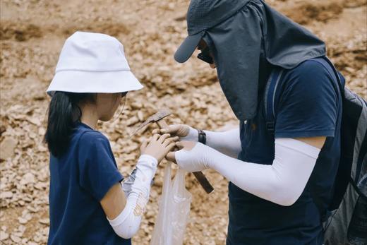 优惠减￥1000，12.22截止【拾色滇东南6天5晚亲子营】去云南温暖过冬！走进现实版“侏罗纪公园”，跟着专家挖恐龙！哈尼梯田摸鱼，建水“赶科举”，闯进弥勒“东方魔幻城”，住哈尼族蘑菇屋！ 商品图4