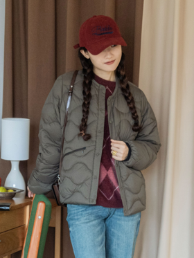 90%皖西白鹅绒圆领绗缝羽绒服FCF3EIN125