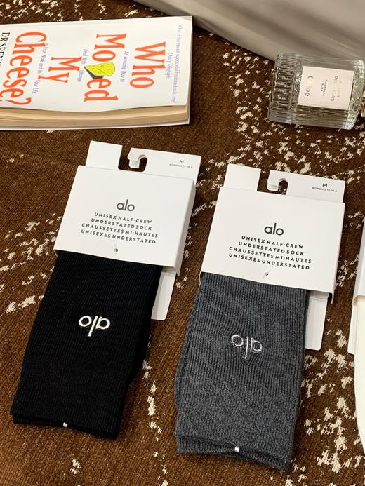 D111341纯棉不闷脚一组3双纯色刺绣袜组合中筒袜 商品图2