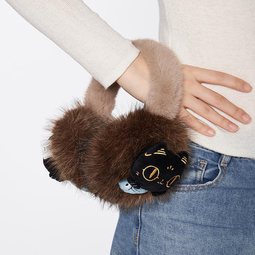 大英博物馆 盖亚·巴斯特系列 萌猫摸鱼毛绒公仔耳捂 商品图3