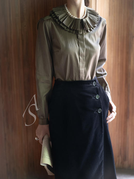 Margaret Howell 25AW 黑色意大利天鹅绒A字半裙 商品图3