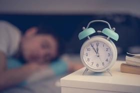  最不适合熬夜的季节，建议你这个点入睡