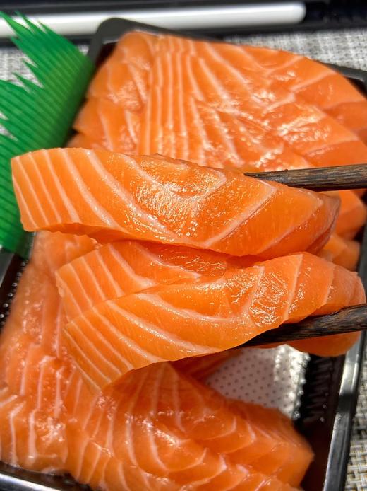 xm❥{每日鲜切，好评率100%，新鲜度100%}超新鲜三文鱼，现货现发！！！ 刺身脂香奶滑 入口即化，每一口都是深海馈赠！包鲜包邮！ 商品图3