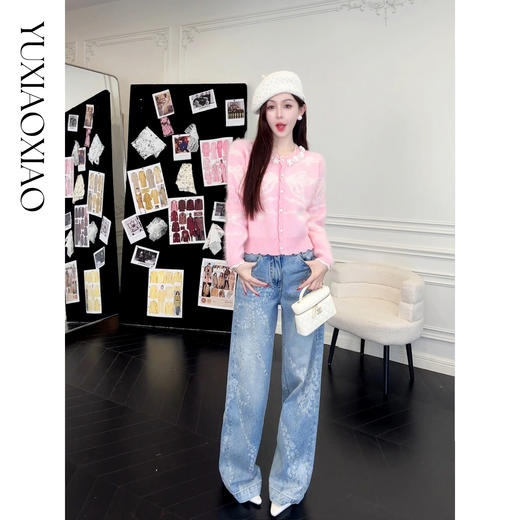 余潇潇【甜心爱丽丝】柔软亲肤100羊毛珠片珍珠立体花朵圆领羊毛衫 商品图4