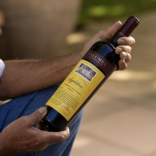 澳洲红五星酒庄！高分年份 御兰堡“签名”赤霞珠西拉干红 Yalumba The Signature Cabernet-Shiraz （2021/2022双年份可选） 商品图1