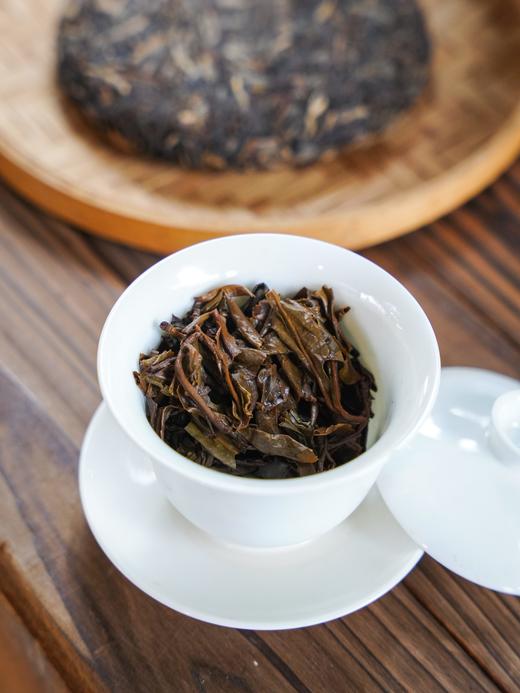 【不足10饼！！】鼎级老生茶【二十年陈老班章】2005年真年份·20年陈老班章！ 轰动整个茶界，一定定好闹钟准时开抢 错过一定会拍大腿的重磅产品200克/饼，5饼/提送1饼 商品图7