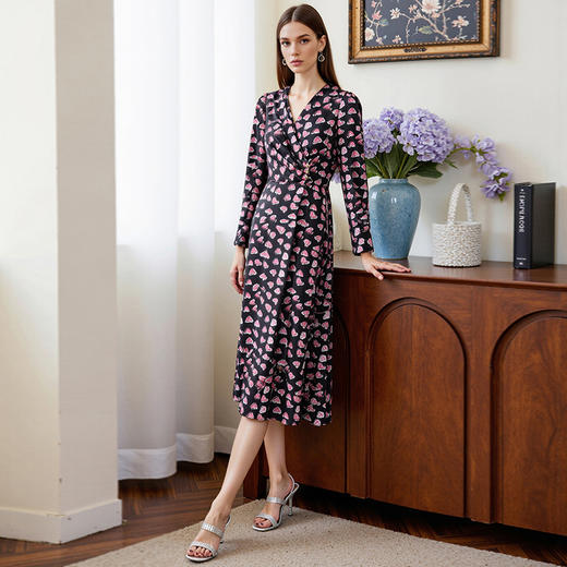 EITIE爱特爱V领收腰显瘦气质印花连衣裙秋季新款7907621 商品图2