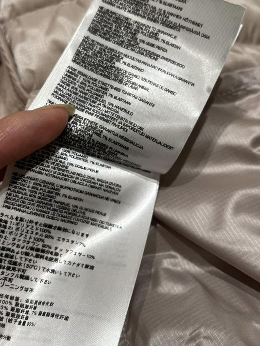 CANADA GOOSE加拿大鹅 HyBridge® Lite女士徽标连帽修身鹅绒羽绒服。 浅色。黑色。自己备注 商品图10