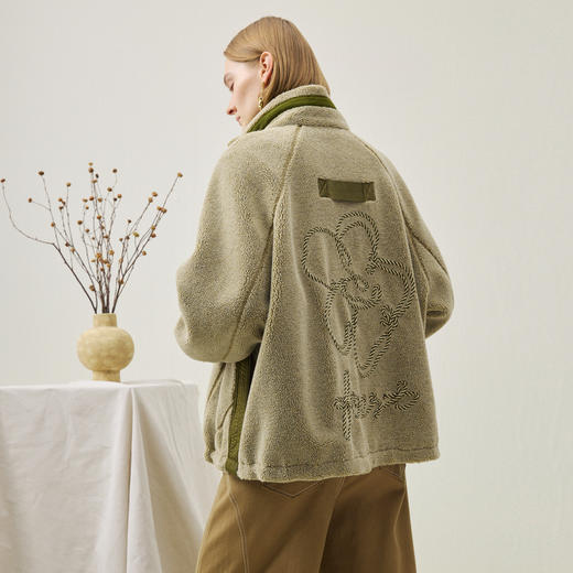 谜底毛毛大衣长袖2025年冬季新品保暖大廓形舒适绣花女254MD1674 商品图2