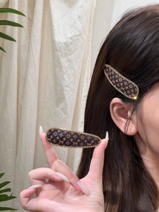 D111356一卡两个装复古氛围感老花满印女士发夹 商品图13