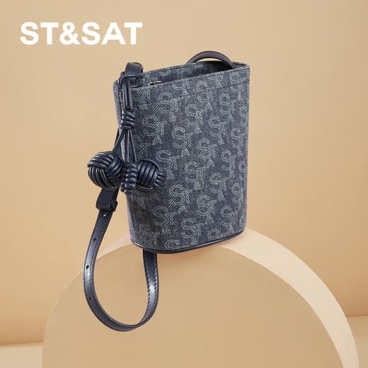 星期六复古牛仔百搭斜挎水桶包SSD521A0BQ 商品图1