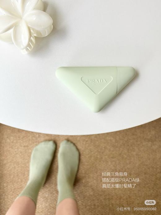 D111359秋冬季鸢尾香味时髦绿三角标质护手霜50ml 商品图1