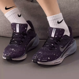 耐克NIKE女款舒适透气时尚百搭运动休闲跑步鞋HV1726-500