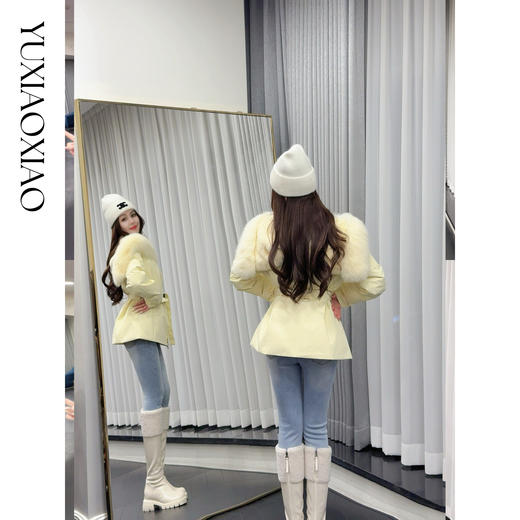 余潇潇【天使之翼】三防90白鹅绒拼接狐狸毛獭兔毛连帽羽绒冲锋衣 商品图2