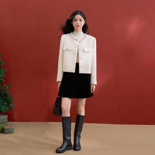 西遇法式珍珠领千金小香风外套女冬季新款正肩肌理感短款棉衣V4155414 商品图1