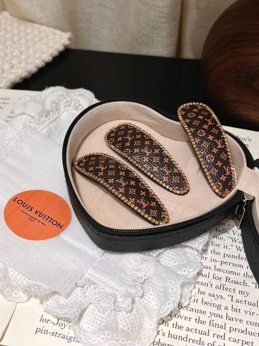 D111356一卡两个装复古氛围感老花满印女士发夹 商品图10