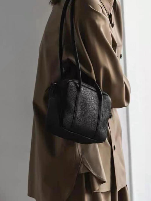 1113-6日单圆正小众 Aeta 软糯鹿皮 长柄小方包  长柄保龄球包 波士顿包 商品图8