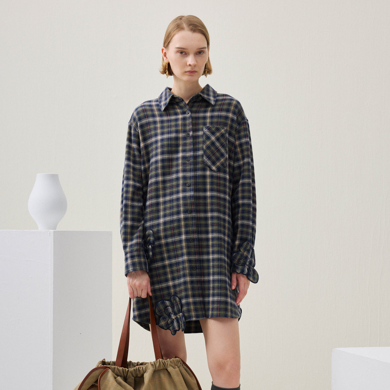 谜底格子连衣裙长袖2025年冬季新品复古立体花卉宽松女254ML1696