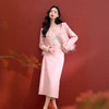 西遇珍珠扣粉色小香风套装女冬季羽毛边毛呢上衣搭直筒半身裙V3955361 商品缩略图3