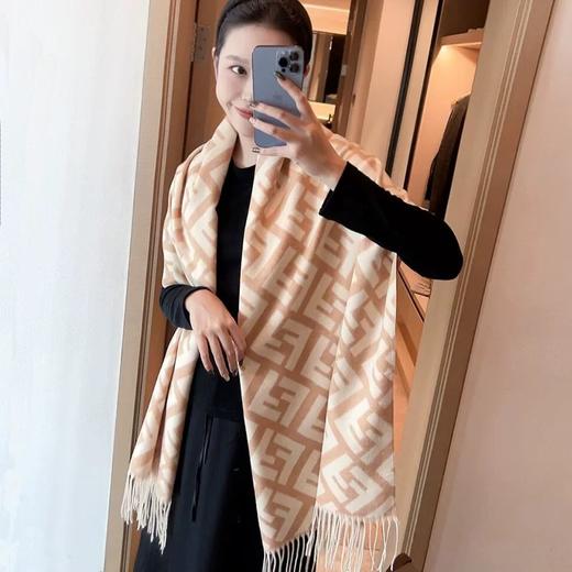 D111375双面款羊绒精典款印花图案情侣围巾披肩 商品图14