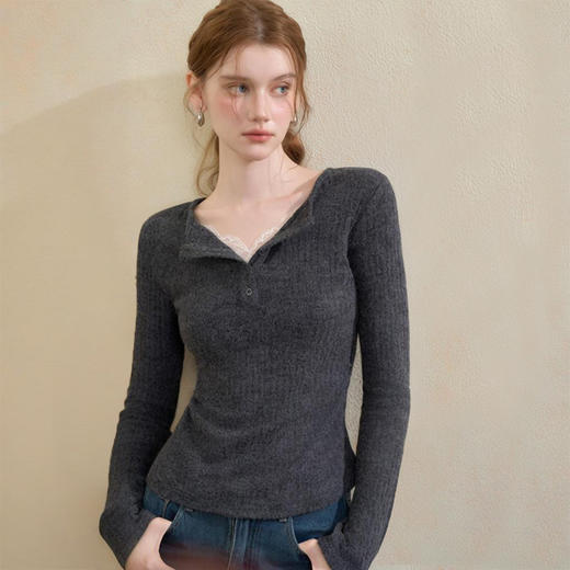 西遇蕾丝拼接假两件V领长袖针织衫女秋季修身显瘦软糯T恤上衣V2951159 商品图1