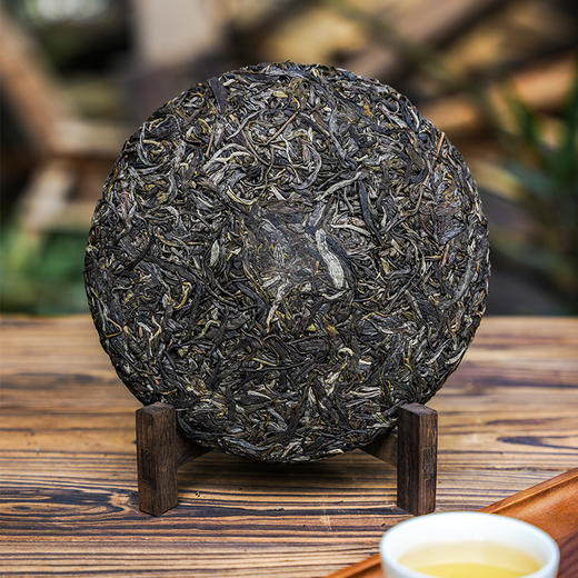 11月15日中午12点【龙印】2025年古树春茶2.0版，拼配界标杆产品，百年内难以超越，征服您的味蕾，357克/饼 商品图3