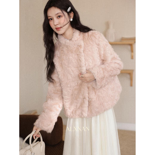 鹿向南「粉雾桃心」粉色甜美毛绒短外套女冬季宽松气质保暖短上衣 商品图3