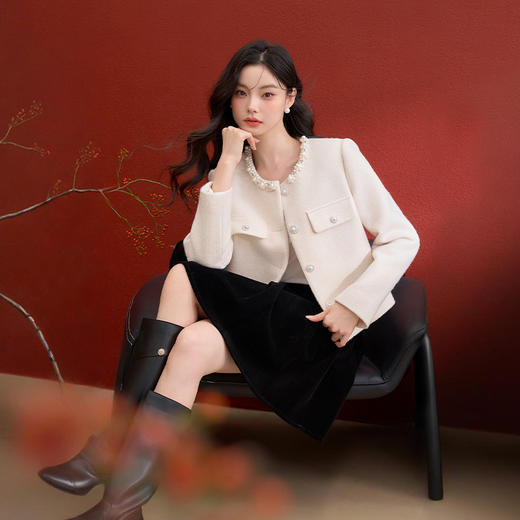 西遇法式珍珠领千金小香风外套女冬季新款正肩肌理感短款棉衣V4155414 商品图3