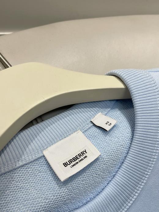 纯原 Bur男女款字母印花圆领卫衣～贸易公司订单余裁  家里有正品的可任意比对 ⚠️无吊牌洗标 带领标 自留送人都不影响， 量少  得物在售2750➕ 咱家同样品质零头价都不到 商品图8