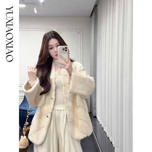 余潇潇【绝色虞美人】天鹅绒水貂毛拼接拉贡羊皮革半抽刀斜排皮草 商品图4