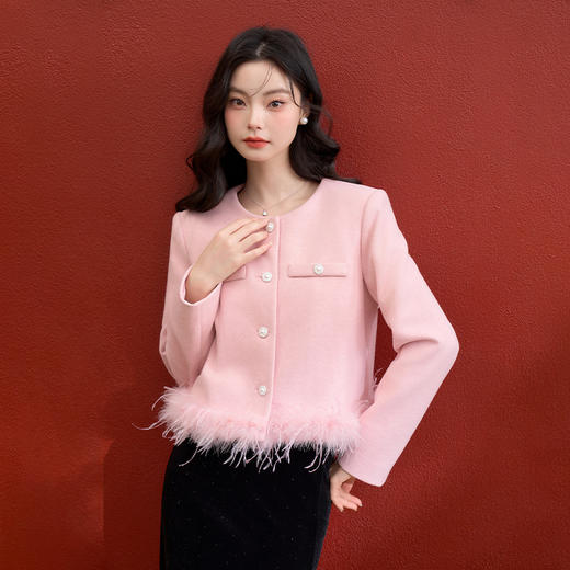 西遇珍珠扣粉色小香风套装女冬季羽毛边毛呢上衣搭直筒半身裙V3955361 商品图2