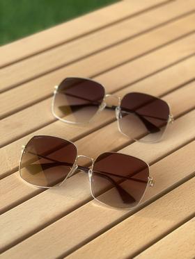 .付款减库存，15个！正品保真，意大利回流！Cartier卡地亚墨镜新款全框经典双C方形大脸男女太阳眼镜CT0401S！！