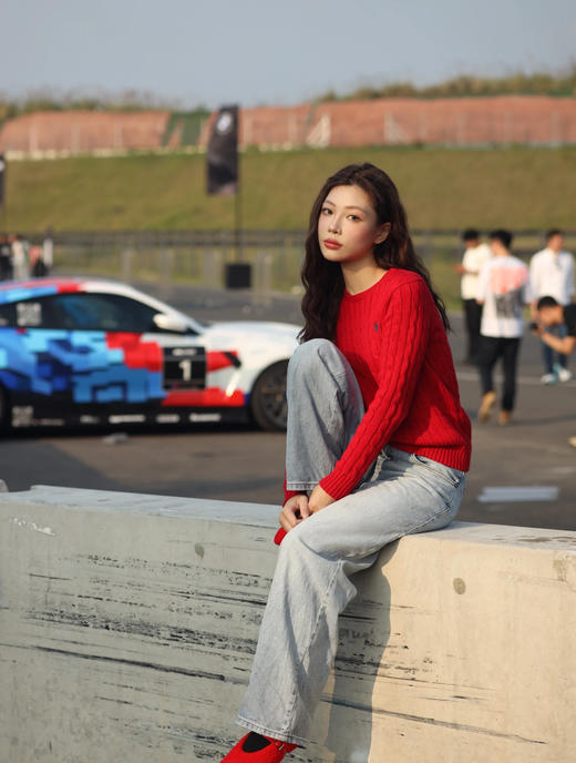 【经典小马刺绣绵羊绒针织衫】随着寒意渐浓🌬，是时候为日常穿搭添一抹优雅与温暖♨️ 羊毛红色小马🐎标志毛衣，以温暖与诗意点亮冬日衣橱-YOO 商品图6