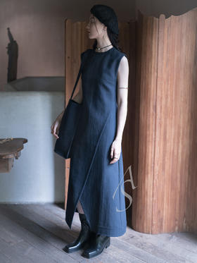 Studio Nicholson 25PF 藏蓝色Corus不对称廓形无袖连衣裙