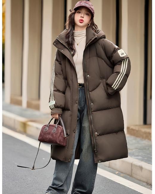 时尚宽松长款过膝羽绒服女 HY-28，优质90白鸭绒填充，4层防钻绒工艺，不跑绒钻绒，宽松直筒版型，穿上显瘦5斤既视感 商品图6