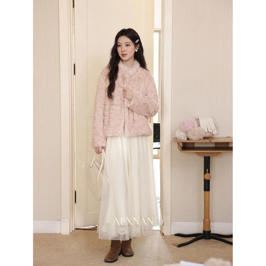 鹿向南「粉雾桃心」粉色甜美毛绒短外套女冬季宽松气质保暖短上衣 商品图2