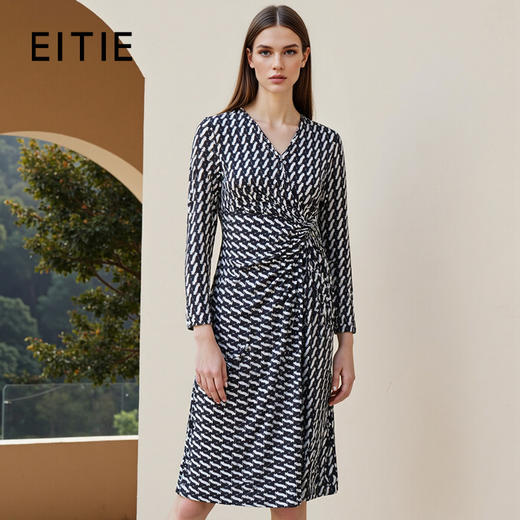 EITIE爱特爱优雅法式V领收腰气质印花连衣裙秋季新款7907618 商品图0