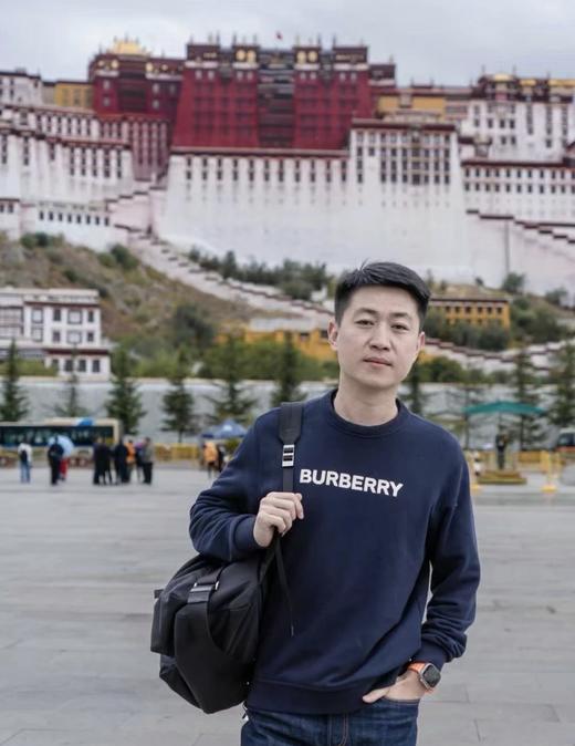 纯原 Bur男女款字母印花圆领卫衣～贸易公司订单余裁  家里有正品的可任意比对 ⚠️无吊牌洗标 带领标 自留送人都不影响， 量少  得物在售2750➕ 咱家同样品质零头价都不到 商品图2