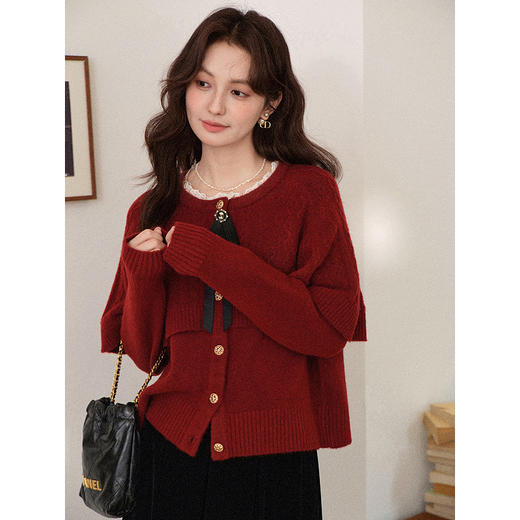 鹿向南「巴黎晨曦」设计感复古气质红色假两件斗篷针织毛衣女秋冬 商品图3