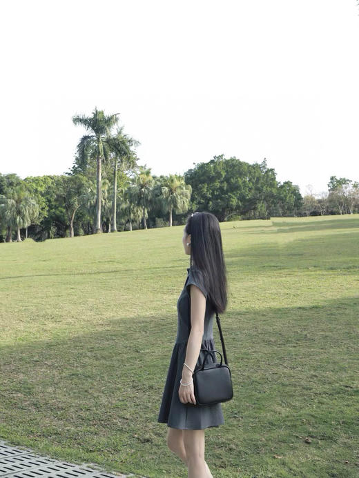 1113-5日单圆正小众Aeta 软糯鹿皮 手提小方包 手提单肩斜挎包 可调节肩带 商品图12