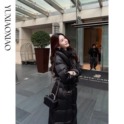 余潇潇【黑金女神】高纯度95白鹅绒小香风立领防风保暖长款羽绒服 商品图3