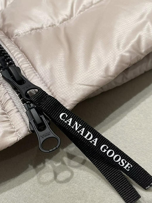 CANADA GOOSE加拿大鹅 HyBridge® Lite女士徽标连帽修身鹅绒羽绒服。 浅色。黑色。自己备注 商品图8