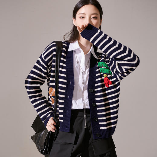 剩M/XL 【芳外】条纹针织开衫羊毛休闲上衣8T23CM0821 商品图2