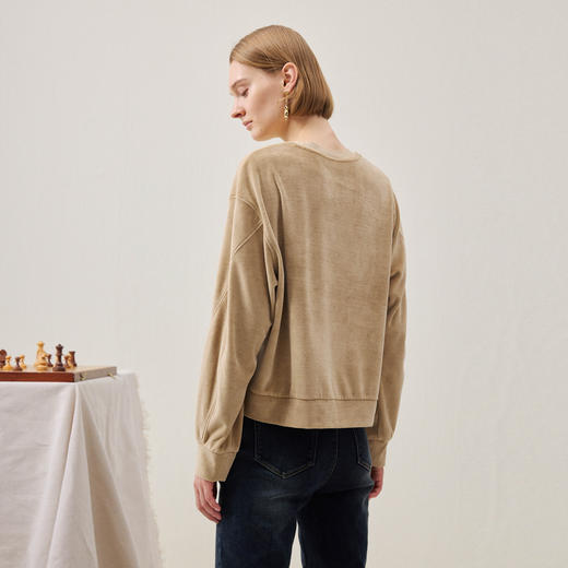 谜底短款卫衣长袖2025年冬季新品软糯斑驳绣花微落肩女254MV1502 商品图2