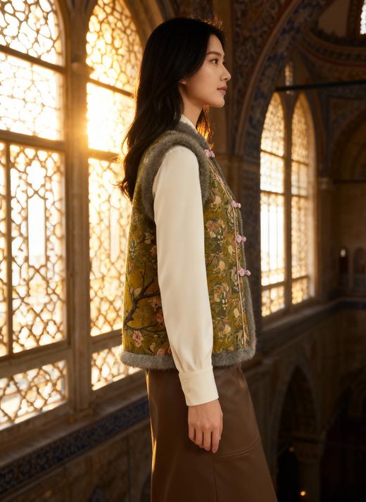 轻国风水貂毛拼接夹棉马甲 商品图1